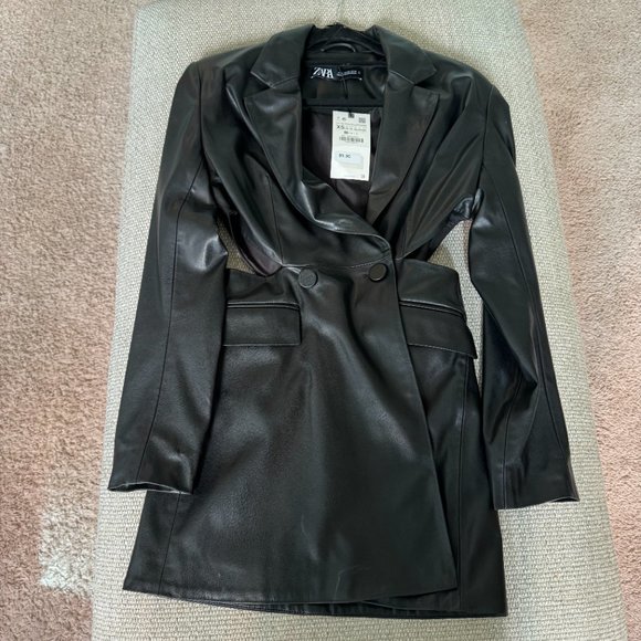 NWT ZARA FAUX LEATHER CUT-OUT BLAZER DRESS - BLACK Size XS - Picture 2 of 5